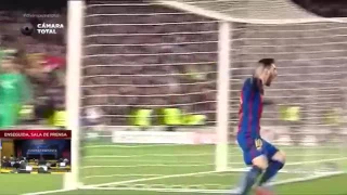 La reaccion de messi al gol de sergi roberto HD.