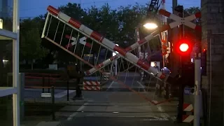 Spoorwegovergang Oss // Dutch railroad crossing