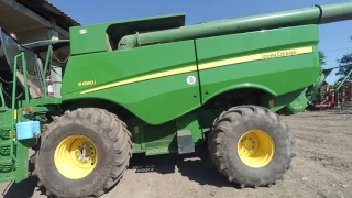 Комбайн John Deere  s680i невеликий огляд та пуск комбайна.