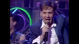 Simple Minds - Waterfront (TOTP 1983)