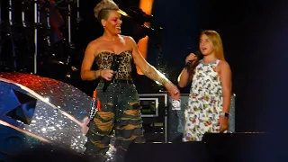 P!NK / PINK & Willow - Cover Me In Sunshine - Live At BST Hyde Park, London - Sunday 25th June 2023