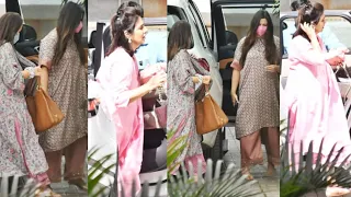 Soni Razdan & Neetu Kapoor Singh Spotted at Ranbir Kapoor House in Bandra 📸