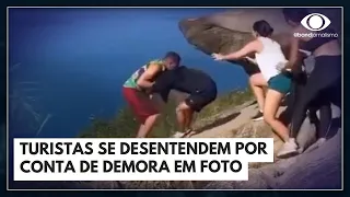 Briga na Pedra do Telégrafo quase termina em tragédia no Rio de Janeiro | Bora Brasil