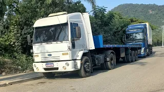 Ford Cargo Carregado vira Santos X Guarujá