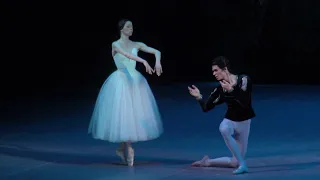 Ekaterina Krysanova and Dmitry Smilevsky in ballet Giselle