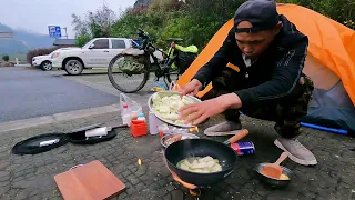 Bashan was trapped in cycling for the second day, and set off from Qiaoting in the rain!