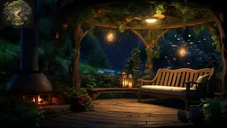 Ambiance Terrasse en Forêt la Nuit : Pluie, Feu de Cheminée et Sons de la Nature pour Relaxation 🌲