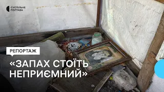 Місцеві скаржаться на сморід через сміття, яке накопичив сусід у центрі Полтави