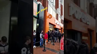 Queuing In POPEYES LONDON UK GRAND OPENING in EALING and it's RAINING!!!