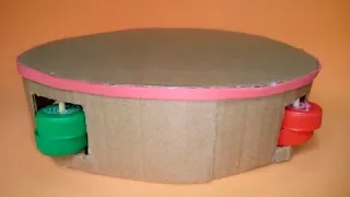 Como fazer pandeiro de papelão e tampinhas de garrafa | DIY criativo e divertido com recicláveis