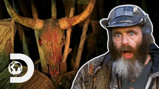 Mysterious Figure Scares The Hunters Away From Private Land I Mountain Monsters