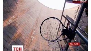 Австралієць закинув м'яч у баскетбольне кільце з висоти 126 метрів