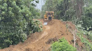 Extreme Weather! D6R XL Bulldozer Working In Rainy Weather