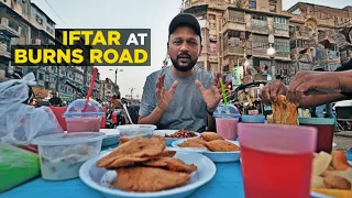 Iftar at Burns Road Food Street | Fresco pe Crazy Rush | Ramzan ki Ronaq in Pakistan