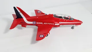 Revell 1:32 Hawk Red Arrow