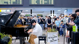 A Boy Suddenly Appears At Public Piano At Train Station And Plays Liszt "Mazeppa" Almost Perfectly
