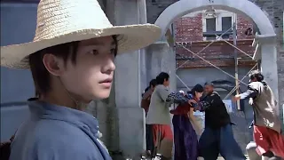 [Kung Fu Action Film]Japanese samurais tease a girl,but meet a kung fu boy who swiftly defeats them.