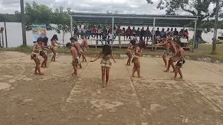 Grupo de danza de jóvenes de la etnia Tikuna, San Martín de amacayacu Amazonas 2022