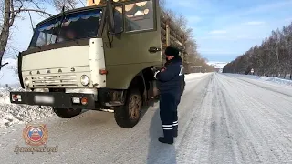 На юге Красноярского края сотрудники ГИБДД выявили факт нарушения правил перевозки лесной продукции