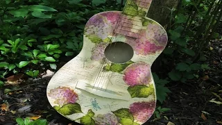 DIY Art Decoupage a Guitar