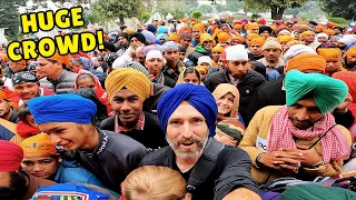 VISITING the Sikh GOLDEN TEMPLE on the BUSIEST DAY OF THE YEAR Amritsar, INDIA 🇮🇳 INDIAN STREET FOOD