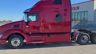 WALKAROUND: 2022 PETERBILT MODEL 579 ULTRALOFT