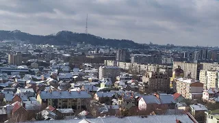 Львів 2023: у Львові випав сніг, вид на місто 12 березня 2023 р.