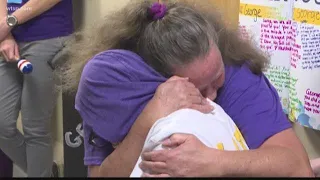 17-year-old patient beats cancer, celebrates with the ringing of the bell