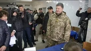 Украина: Порошенко в день выборов посетил Донбасс