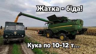 Збирання кукурудзи! Жатка давить комбайн John Deere!!!