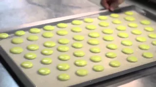 MACARONS MAKING TECHNIQUE