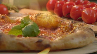 How to make Pizza with Ankarsrum Assistent Original | Hur man gör pizza med Ankarsrum