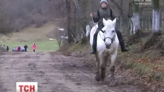 П’ятикласник із Рівненщини їздить до школи на коні