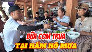 CÙNG NGUYỄN TẤT THẮNG VÀ XE ĐẦU KÉO VLOG ĂN CƠM TRƯA TẠI HẦM HÔ MƯA QUY NHƠN