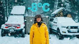 VIVIMOS EN EL COCHE 🚗❄️  Así es ACAMPAR EN LA NIEVE (en invierno)