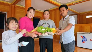 I cook a hearty meal for the whole family lý thị hương