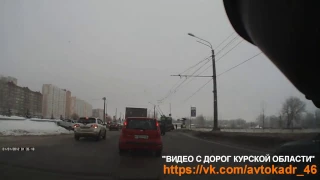 Девчонка на победе заехала в сугроб Курск