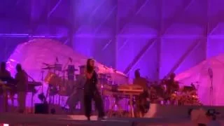 Rihanna - Rude Boy [Live at Wembley Stadium]