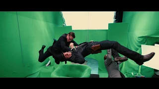 KINGSMAN: THE GOLDEN CIRCLE - Fight Over Briefcase