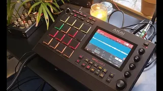 Weekly Beat #54: LAYERING SAMPLES - My Workflow on Akai MPC Live II