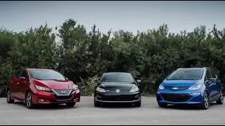 2019 Chevrolet Bolt EV VS 2020 Volkswagen E-Golf VS 2021 Nissan Leaf SV / Petite Auto Électrique