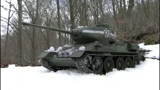 TORRO T-34/85 RC PANZER 1/16 IN THE SNOW