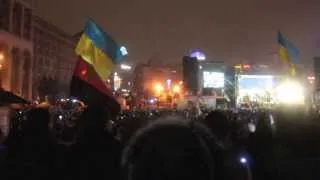 The Ukrainian anthem, sung at EuroMaidan 12:00am 13-Dec-13