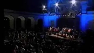 Mauro Di Domenico con Inti illimani Historicos e Quilapayun " El pueblo Unido " Live 2005