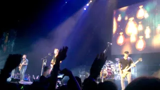 Nickelback - Trying Not To Love You  (Live) - Budapest Sportaréna