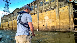 Tons Of Fish Live Under This Creepy Old Dam | Ohio River Catfishing