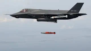 The greatness of the F-35 Lightning II fighter shot compared to the shot of the su-57 Sukhoi fighter