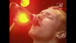 Coldplay performing Yellow live at V2000 Festival in 2000