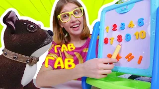 Магнитная математика для игрушки Шоколадки! Шоколадка и Грузовичок Лёва на уроке — видео для детей