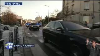 Le cortège funéraire de Johnny Hallyday arrive au Mont Valérien